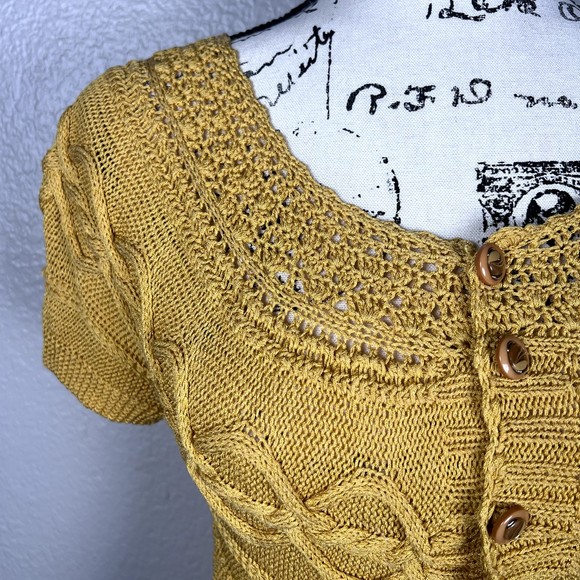 Sz XS Short-Sleeve Button-Up Blouse Mustard Yellow Open-Knit Eyelet - Picture 3 of 11